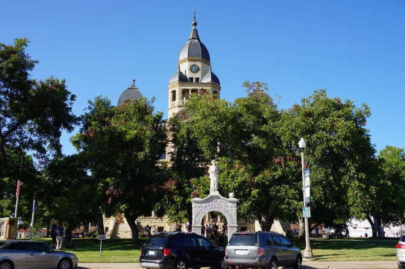Hickory Street in Denton, Texas (United States).