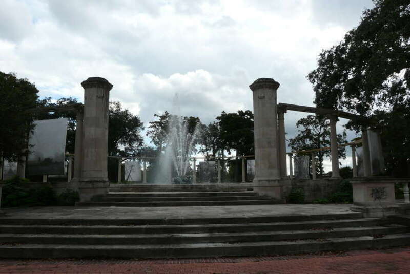 Pop's Fountain at NOLA City Park

(Not a "dog park")