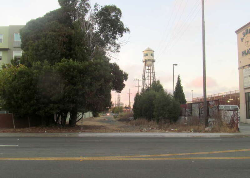 Former East Bay Electric Lines right-of-way at Ashby Avenue in September 2017