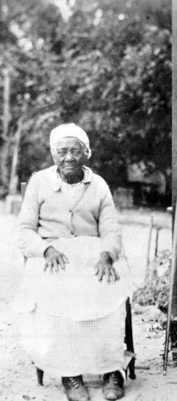 Local call number: N048492
Title: Former slave at Kingsley Plantation: Fort George Island, Florida 
Date: ca. 1900
Physical descrip: 1 photonegative; b&amp;w; 5 x 4 in.
Series Title: General collection
Repository:  State  Library and Archives of