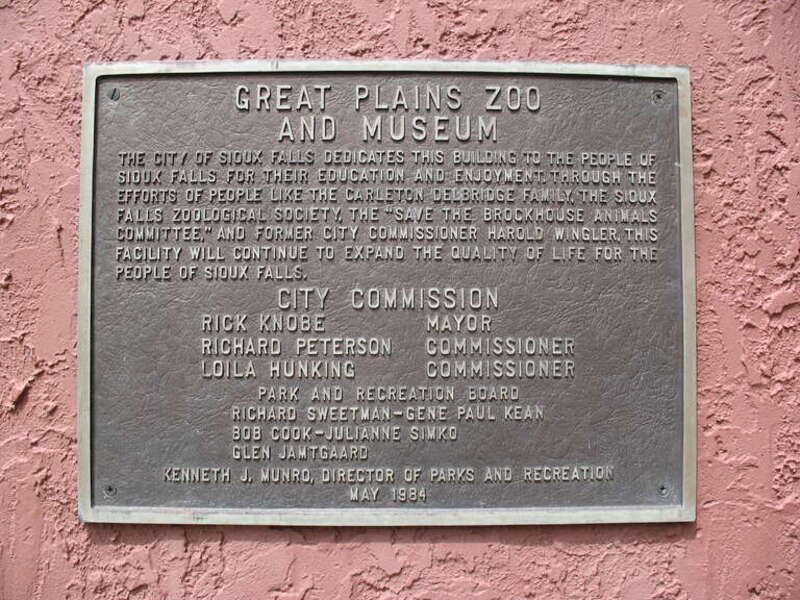 A commemorative plaque by the entrance to the Great Plains Zoo in Sioux Falls, South Dakota.