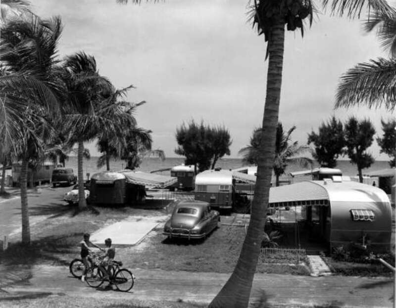 Local call number: c013526Title: Hollywood camp on the ocean front: Hollywood, FloridaDate: June 1950Physical descrip: 1 photoprint - b&amp;w - 4 x 5 in.Series Title: http://www.floridamemory.com/photographiccollection/collections/?id=6Repository: