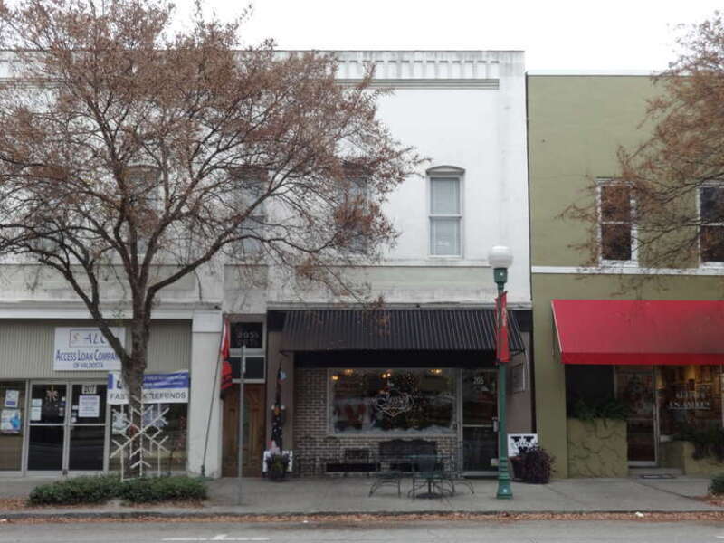 Jessie's Eats &amp; Treats, Ashley St, Valdosta, Lowndes County, Georgia.  They moved to this location in 12/2014.