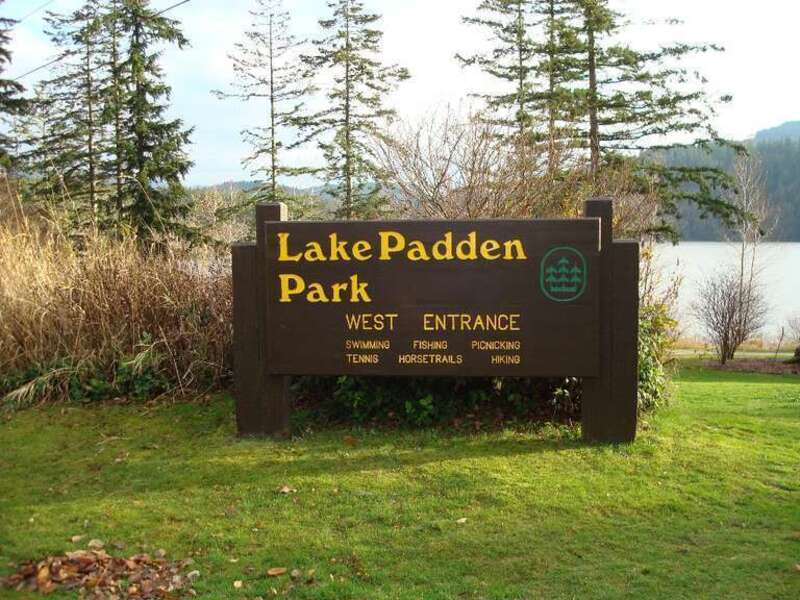 Lake Padden Park sign


Lake Padden Park
West Entrance
Swimming Fishing Picknicking
Tennis Horsetrails Hiking

