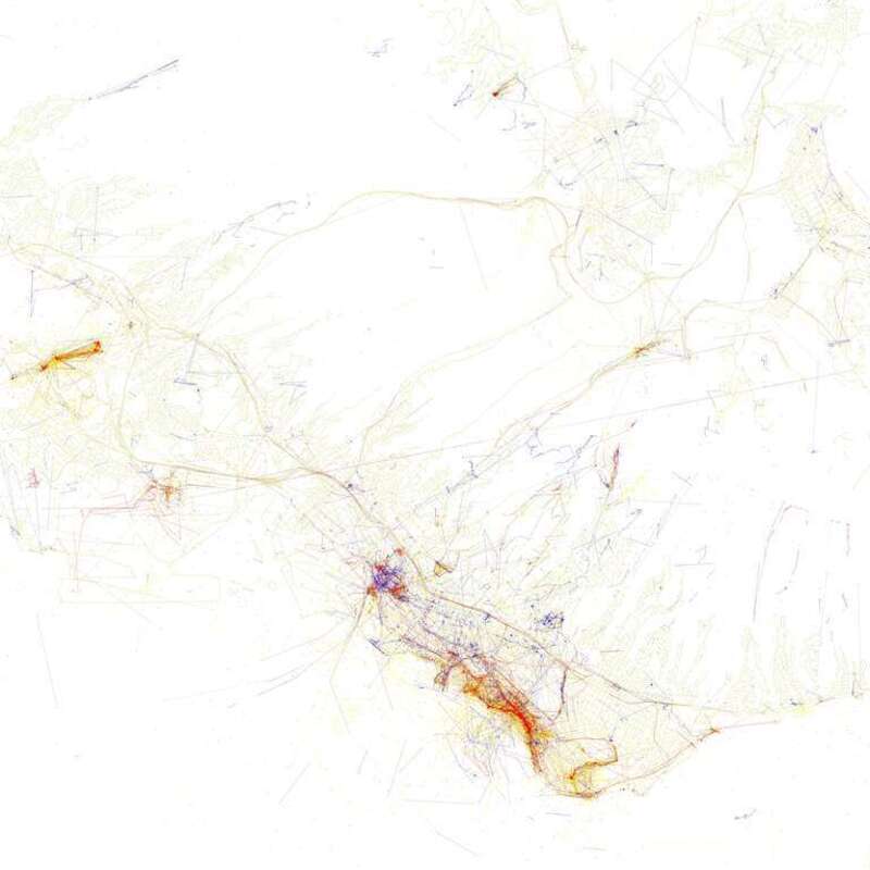 Blue pictures are by locals.  Red pictures are by tourists.  Yellow pictures might be by either.

Base map © OpenStreetMap, CC-BY-SA