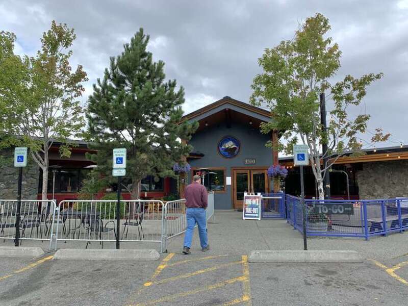 Moose's Tooth Pub &amp; Pizzeria
