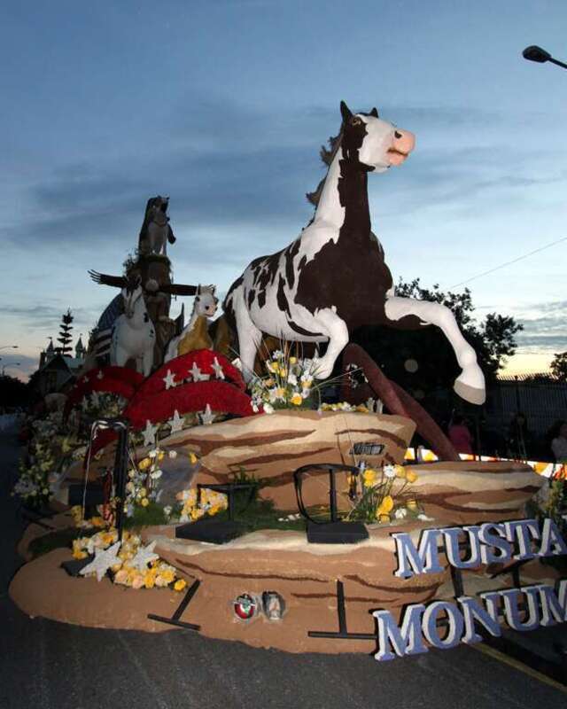 Rose Parade ~ 01 January 2011 ~ Pasadena, California

Past Presidents' Trophy for most creative use of floral and non-floral materials -- Saving America's Mustangs: "Mustang Monument