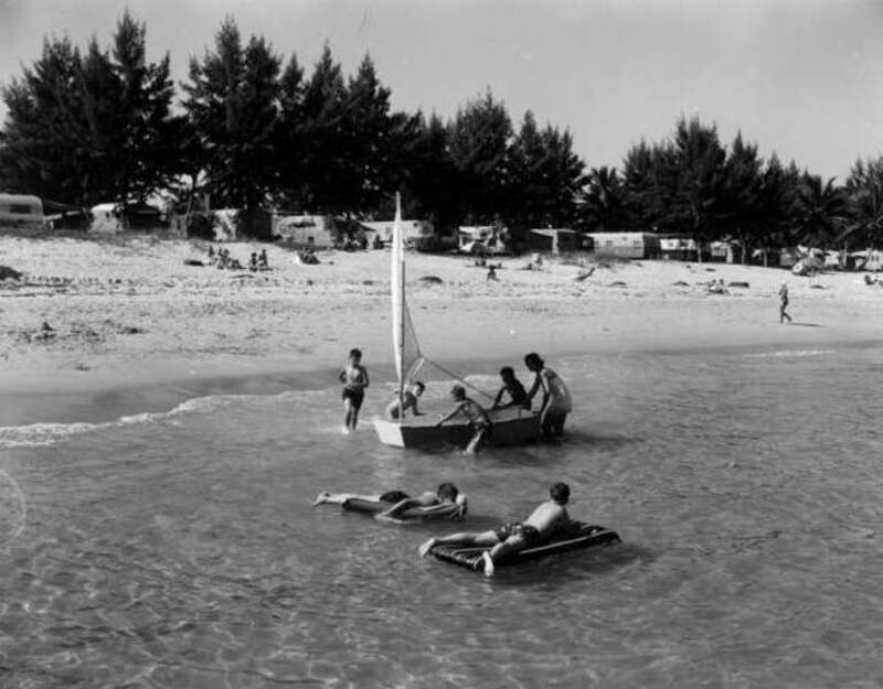 Local call number: c017601Title: Residents at the beach: Hollywood, FloridaDate: January 1953Photographer: Charles BarronPhysical descrip: 1 photoprint - b&amp;w - 4 x 5 in.Series Title: