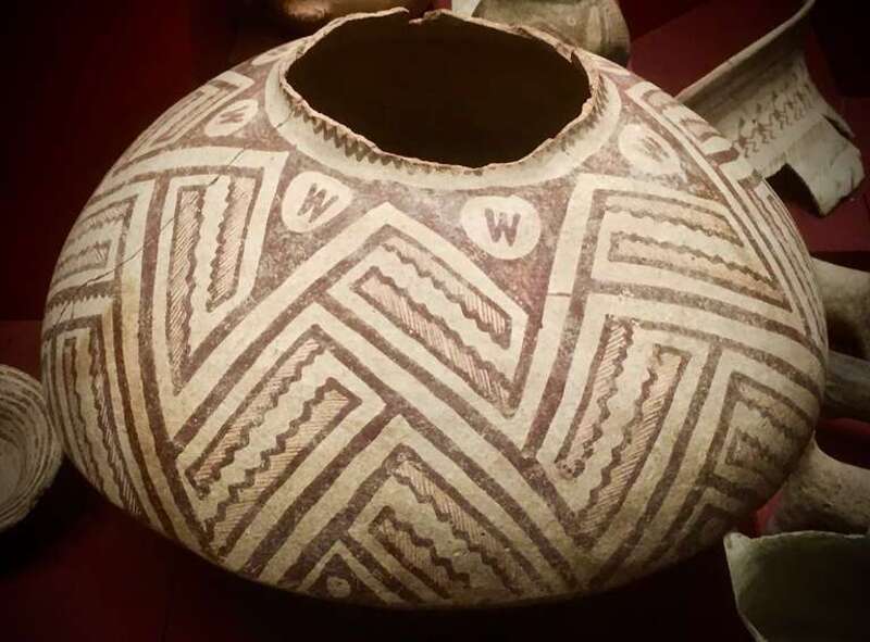 A classic "Gila shoulder" pot, a favorite of these folks, and of collectors ever since. This one seems to have been recovered intact from the PG ruins.
Pueblo Grande museum was established in  1929, with the hiring of Odd Halseth as Americas' first