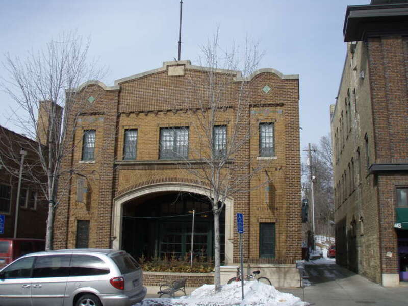 w:Station 28 Minneapolis Fire Department in Minneapolis, Minnesota.