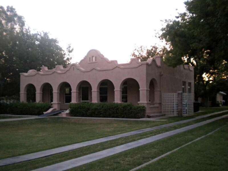 Strauch House