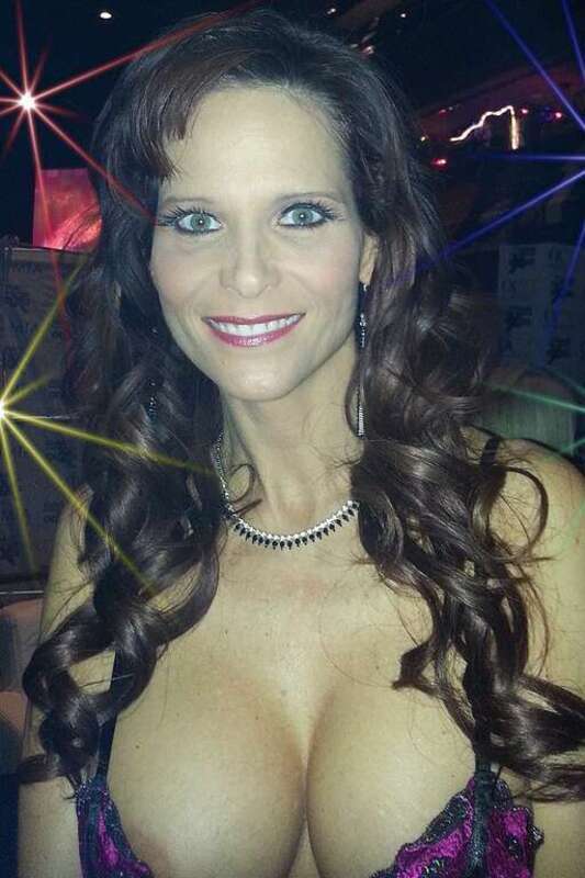 Syren De Mer at AVN Awards 2014
