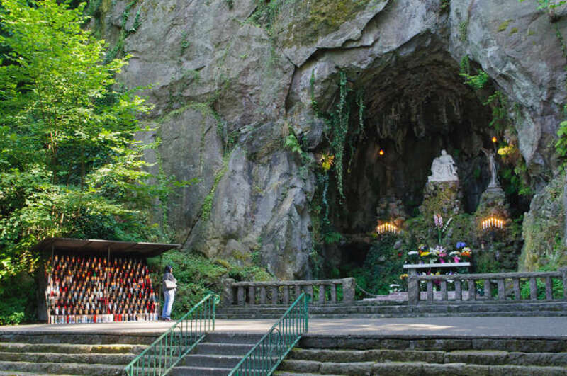 The Grotto is located in eastern Portland, and is intended as a place of reflection and prayer.

There are two areas at the Grotto: the lower area, where one can walk through a sculpture garden themed after the life of Jesus as well as visiting a