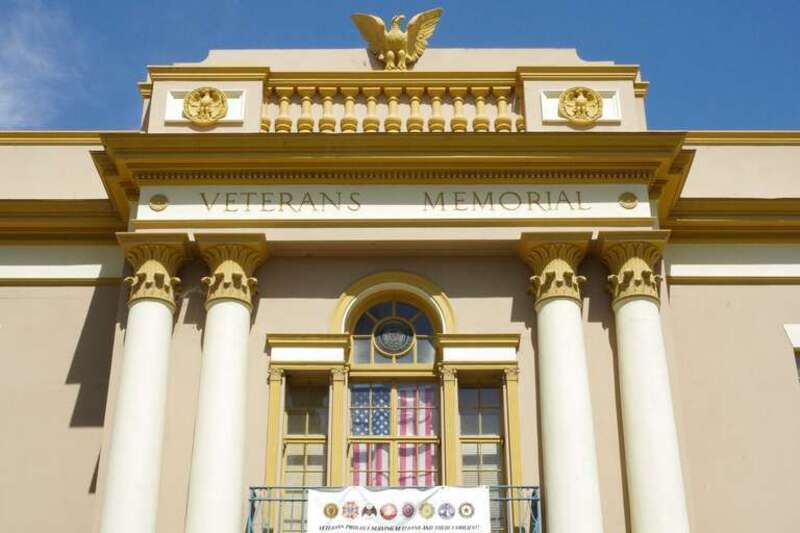 Veteran's Memorial Bldg Hanford