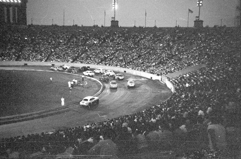 Go to:
stockcarracing.automotive.com/70017/scrp-0611-tom-pistone...
for a look at the background of these races.
jarchie219@gmail.com
Chicago