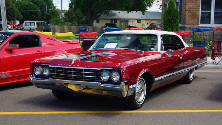 Pan-O-Prog
Lakeville’s Summer Festival
ALL CAR SHOW &amp; EXTRAVAGANZA
ALL MAKES ALL MODELS
Holyoke Ave.
Lakeville, Minnesota
JULY 14, 2018 
Hosted by Jeff Belzer’s Auto Dealership and 
Classic Corvettes of Minnesota

Click here for more car pictures