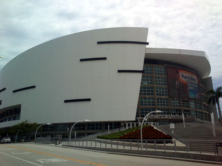 Veduta esterna dell'AmericanAirlines Arena, Miami, FL