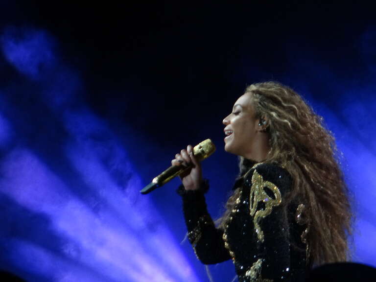Beyoncé live in The Formation World Tour.