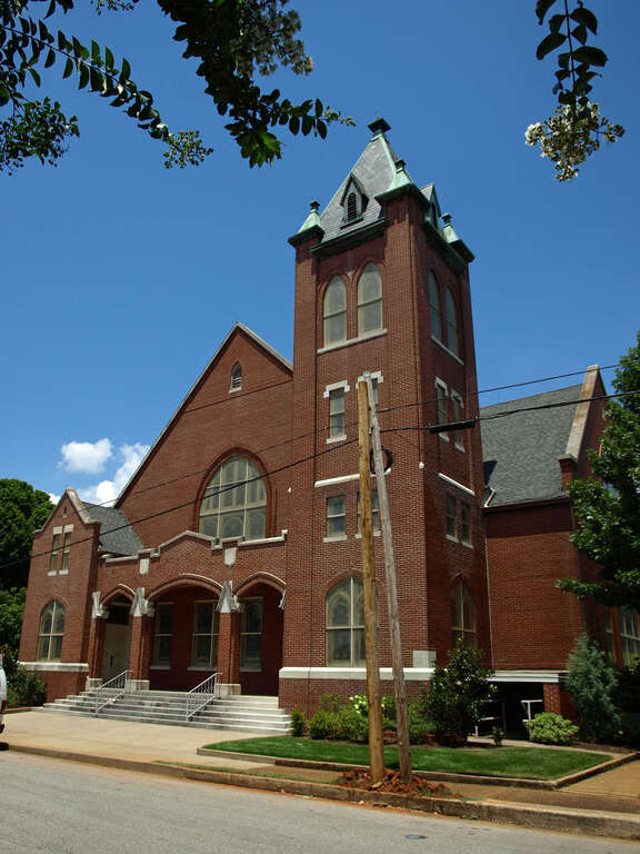 First Baptist Church on Lafayette Street in Decatur, Alabama, part of the Bank Street Historic District.