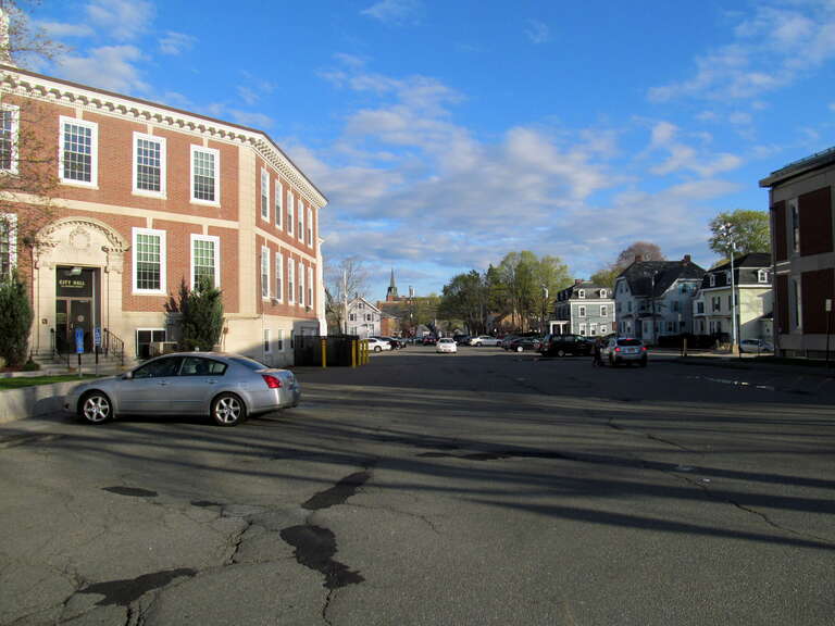Site of the pre-1959 Woburn station in April 2016