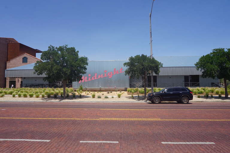 Midnight Shift Restaurant &amp; Bar in Lubbock, Texas (United States).