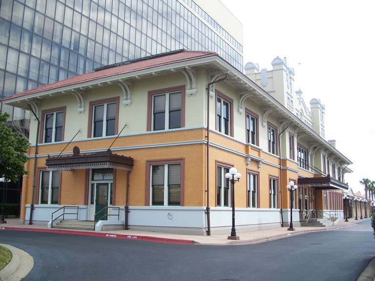 Pensacola, Florida: Louisville and Nashville Passenger Station and Express Building.