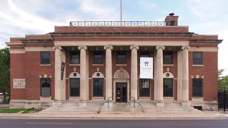 The Rourke Art Museum (formerly a Federal Courthouse &amp; Post Office), 521 Main Ave, Moorhead, Minnesota, USA.  Viewed from the north.


This is an image of a place or building that is listed on the National Register of Historic Places in the