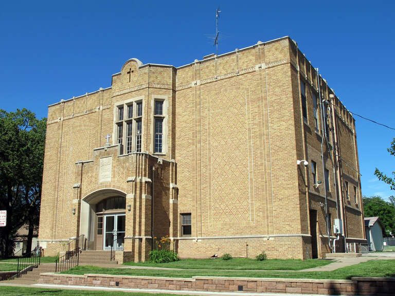 Photo of Sacred Heart School (Catholic), 540 N. 31st Street in Lincoln, Nebraska.  Photo is taken nearly southwest; from the west side of N. 31st Street, looking nearly northeast towards the school.