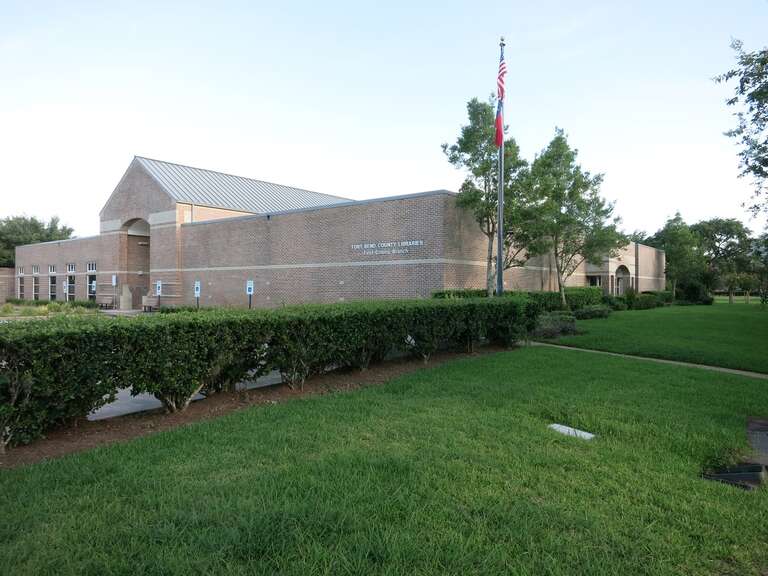 Photo shows the First Colony Branch, Fort Bend Library at 2121 Austin Pkwy, Sugar Land, TX 77479. View is toward the south.
