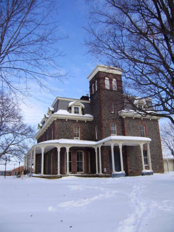 Scott Billigmeier, personal photograph, image of historic but privately owned property  SBmeier (talk) 21:08, 31 January 2010 (UTC)SBmeier