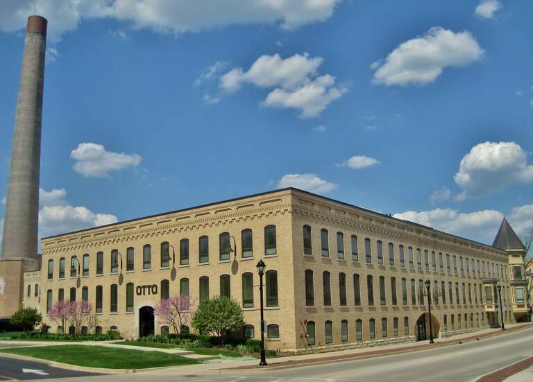 Illinois Iron and Bolt Company in the Dundee Township Historic District in Carpentersville (1871). It was founded in 1855 by George Marshall as a reaper factory. The company was incorporated in 1864. Julius Carpenter and Alfred Edwards bought the