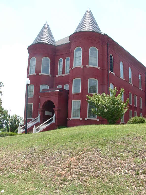 Leonard Hall, Shaw University