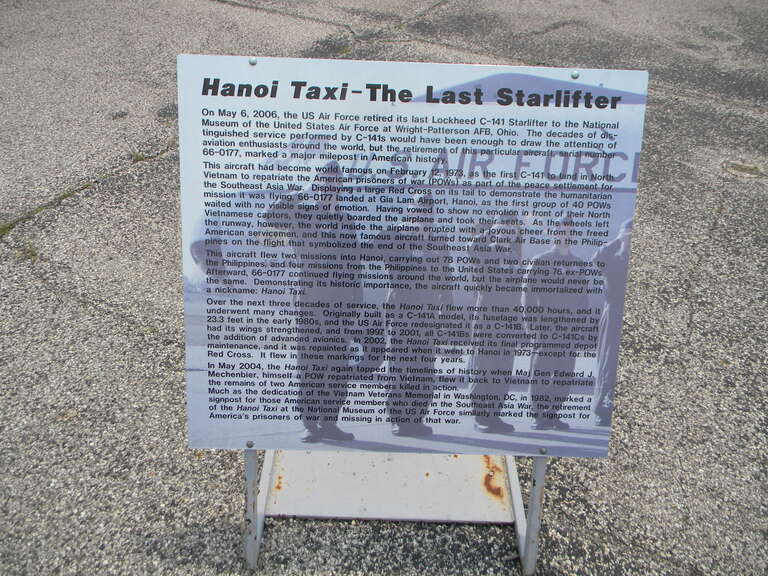 Lockheed C-141 Starlifter "Hanoi Taxi"