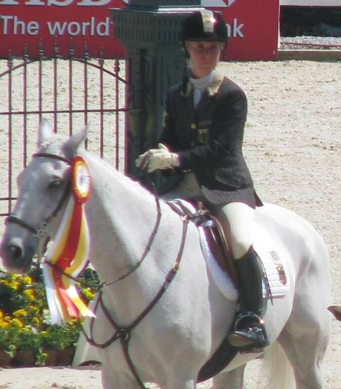 Rolex Kentucky Three Day Event (CCI 4*) 2009, presentation ceremony - Bettina Hoy with Ringwood Cockatoo (Irish Sport Horse[1])