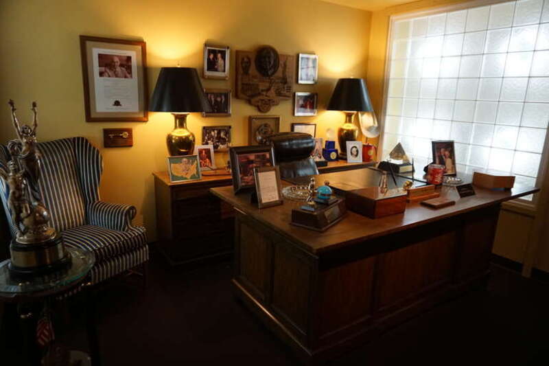 A replica of the desk of W. W. "Foots" Clements at the Dr Pepper Museum in Waco, Texas (United States).