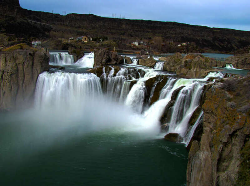 Shoshone falls located in the state of Idaho