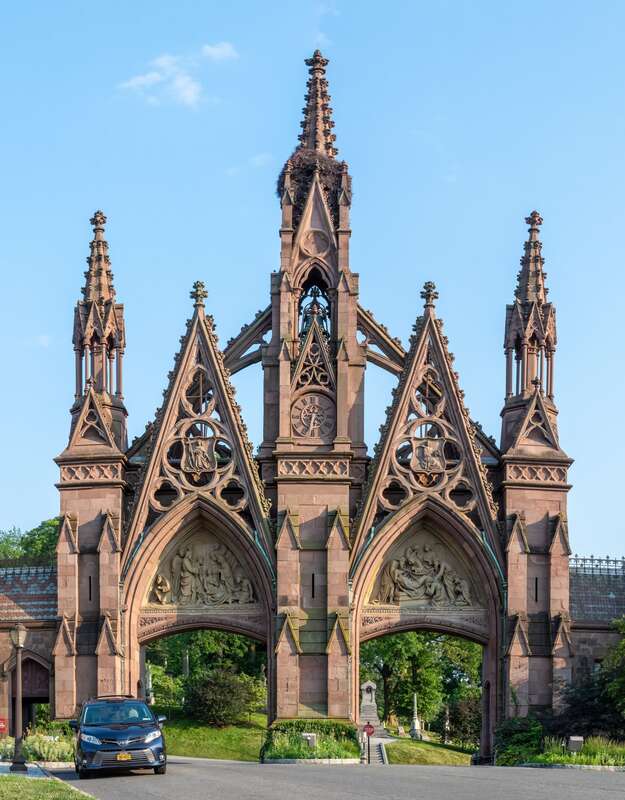 Panorama of the Green-Wood Cemetery gate