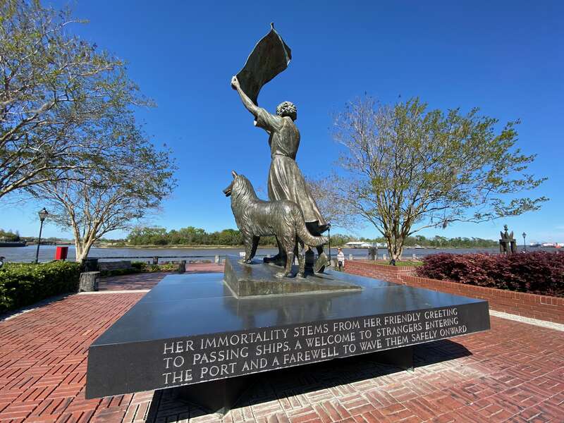 "Her immortality stems from her friendly greeting to passing ships, a welcome to strangers entering the port and a farewell to wave them safely onward.
@ Savannah, Georgia