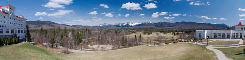180° panorama of Mt. Washington from Mt. Washington Hotel in Bretton Woods, New Hampshire. Made with Hugin / Panorama Tools.