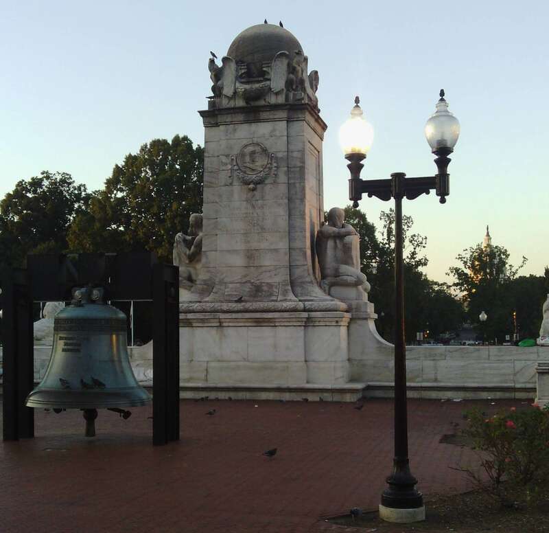 Union Station Plaza and Columbus Fountain