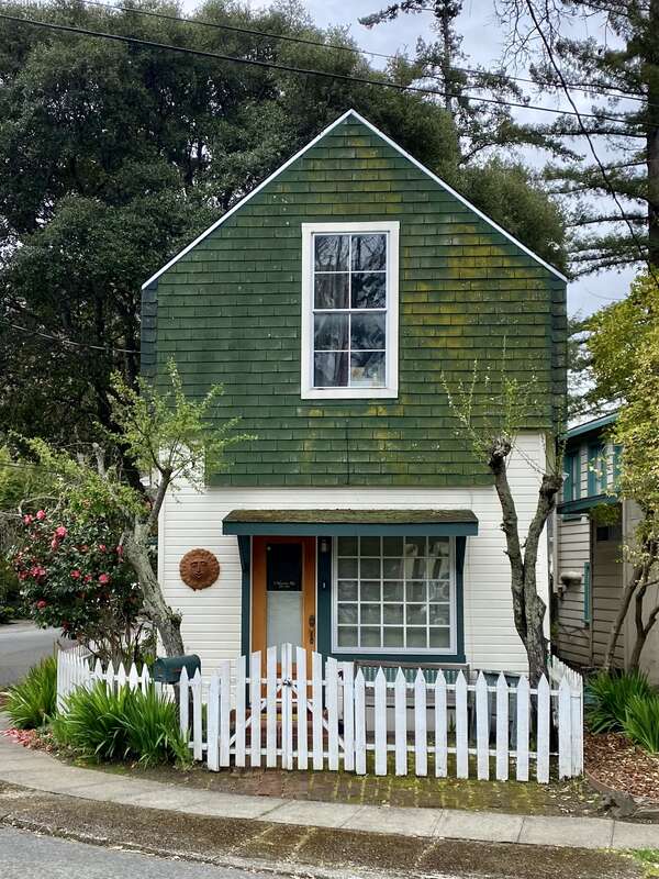 Blessings upon those whom reside at 1 Marin Rd, a quaint corner lot cottage in Fairfax town