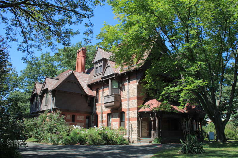 The Chamberlin-Burr Day House, part of the Harriet Beecher Stowe Center, a Registered Historic Place in Hartford, Connecticut

Camera location41° 46′ 01.98″ N, 72° 41′ 59.65″ W View this and other nearby images on: OpenStreetMap 41.767217;