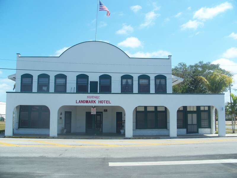 Homestead, Florida: Seminole Cafe and Hotel: