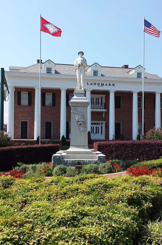 Hot Springs Confederate Monument



This is an image of a place or building that is listed on the National Register of Historic Places in the United States of America. Its reference number is 96000457.
