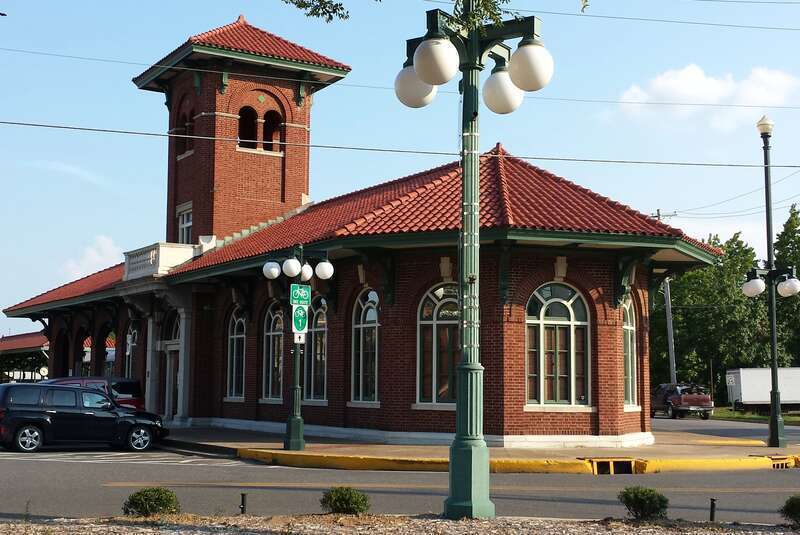 Historic train station for Hot Springs, AR




This is an image of a place or building that is listed on the National Register of Historic Places in the United States of America. Its reference number is 92000611.
