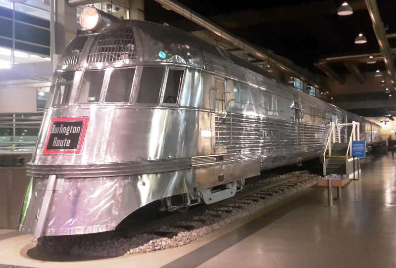 Pioneer Zephyr (CB&amp;Q 9900, Budd 1934) in the Museum of Science and Industry, Chicago