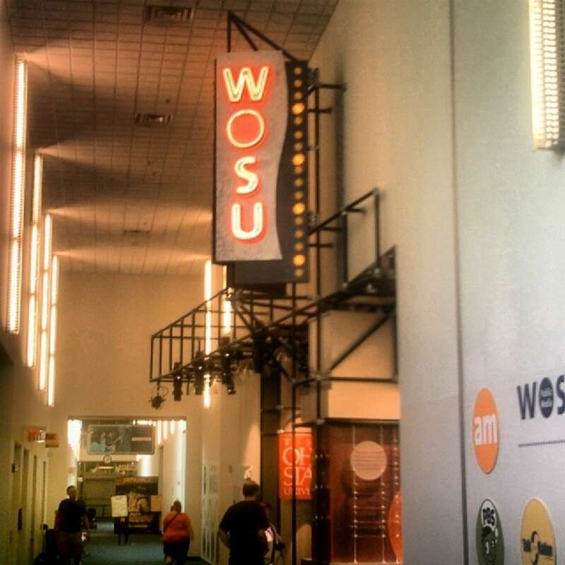 WOSU@COSI public media studio inside en:COSI in August 2011
