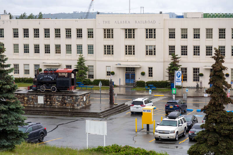 Also called the Alaska Railroad Depot in Anchorage. It serves as the starting or ending point for many tourists traveling on the Denali Star and other luxury trains. The station is a Moderne concrete building, built in 1942.
The small locomotive in