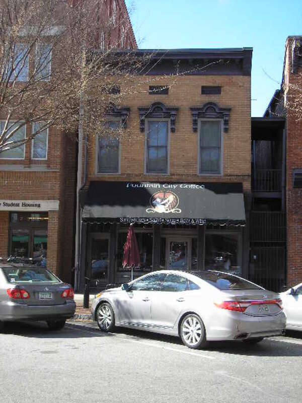 Building at 1007 Broadway