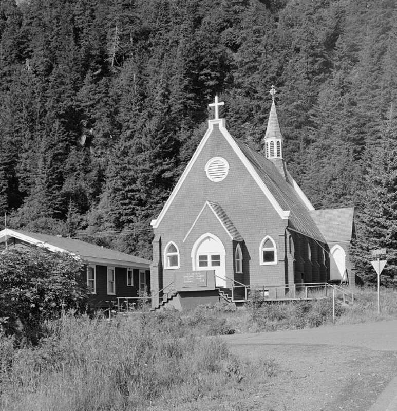 St. Peter's Episcopal Church, Second Avenue &amp; Adams Street, Seward (Kenai Peninsula Borough, Alaska)
cropped